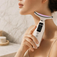 LUMÉA GLOW 7 held in hand near the neck